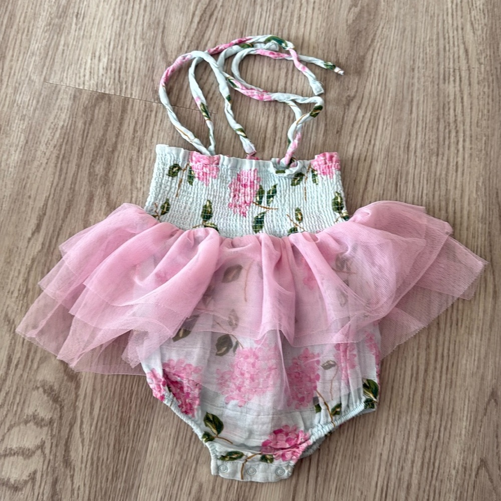 Angel Dear Hydrangeas Cotton Muslin Tutu Romper Size 12-18 Month